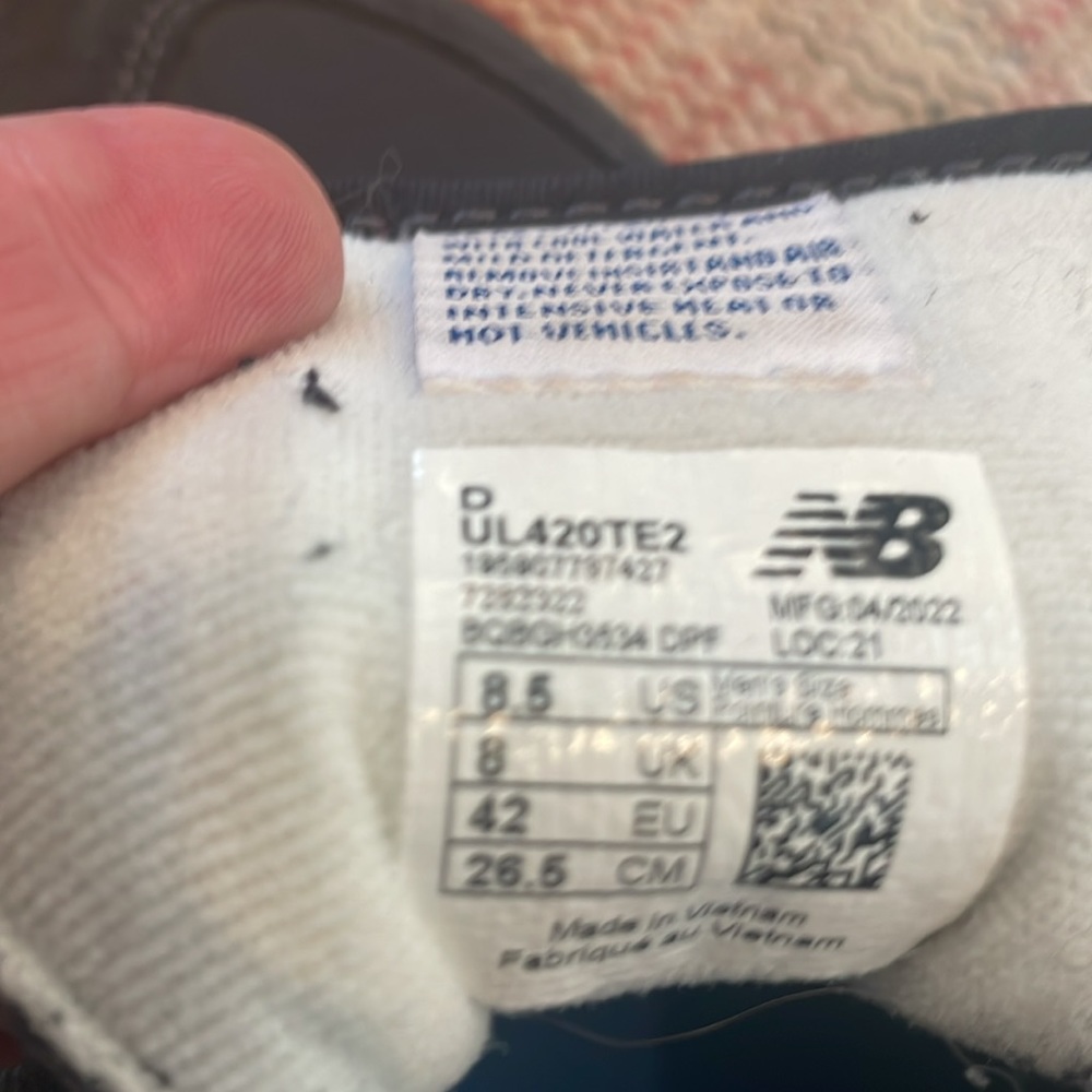 New balance 420 men’s sneakers. - Picture 3 of 5